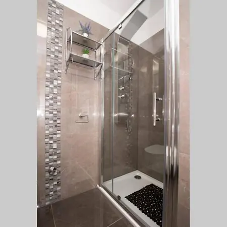 Luxury Viki Very Close To Beach Appartamento *