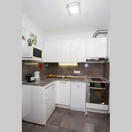 Luxury Viki Very Close To Beach Appartamento *